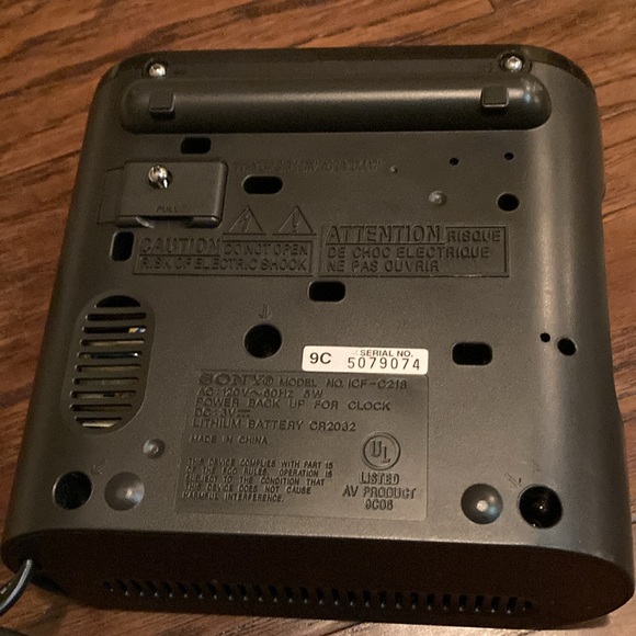 Sony Dream Machine Alarm Clock Radio - Picture 3 of 6